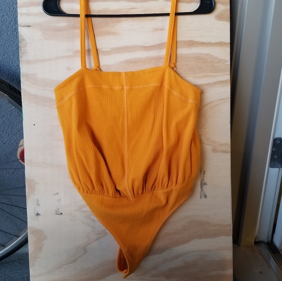 Free People onesie mustard yellow top - Picture 4 of 8